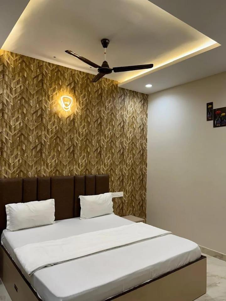 Hotel 11 Inn Ludhiana Ngoại thất bức ảnh